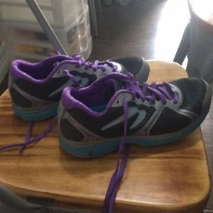 Newton fate sneakers 4